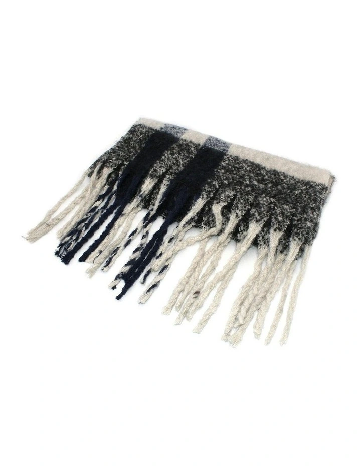 Sephy Scarf in Black image 4