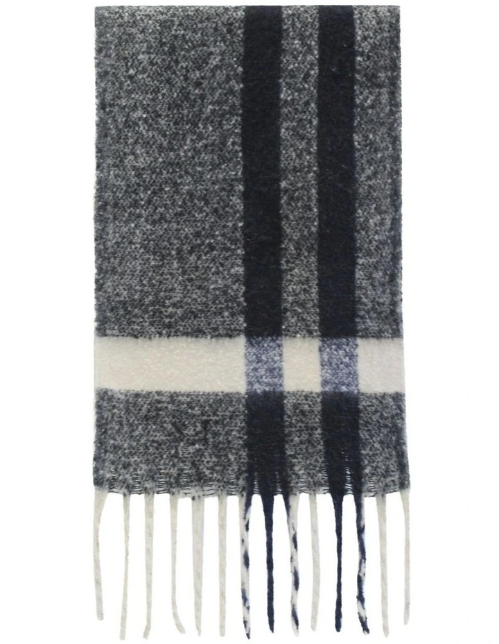 Sephy Scarf in Black image 6