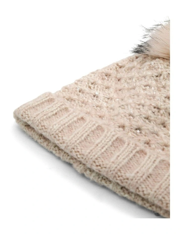 Olive Beanie in Pink image 5