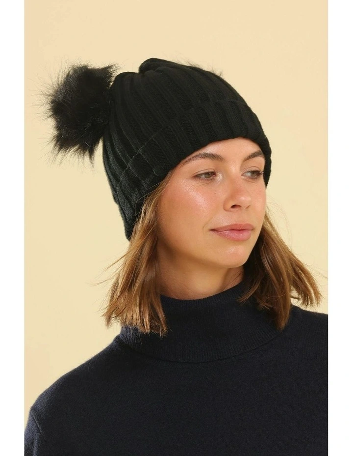 Nakita Beanie in Black image 3