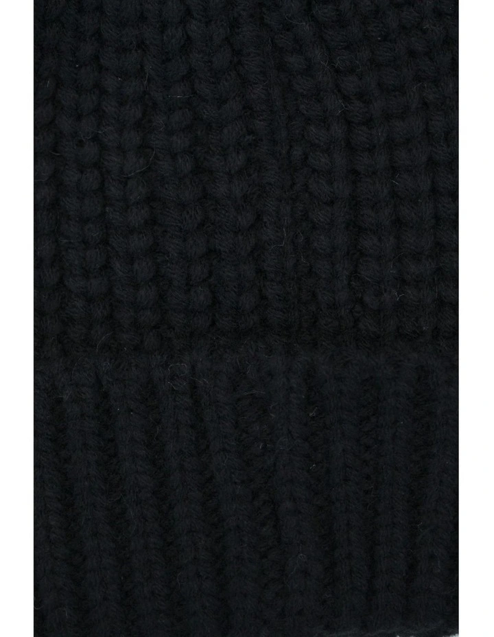 Nakita Beanie in Black image 4