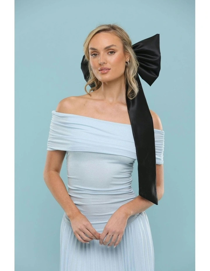 Carmen Bow in Black image 1