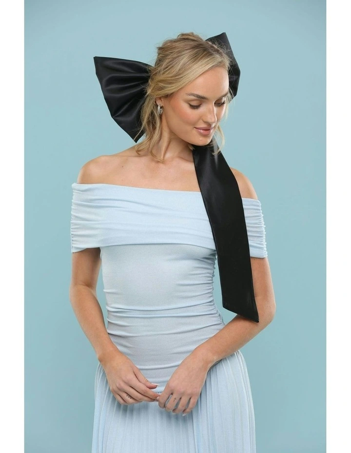 Carmen Bow in Black image 3