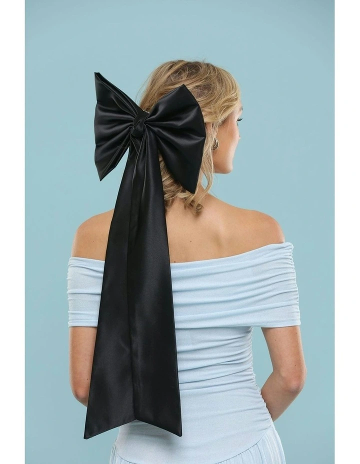 Carmen Bow in Black image 4