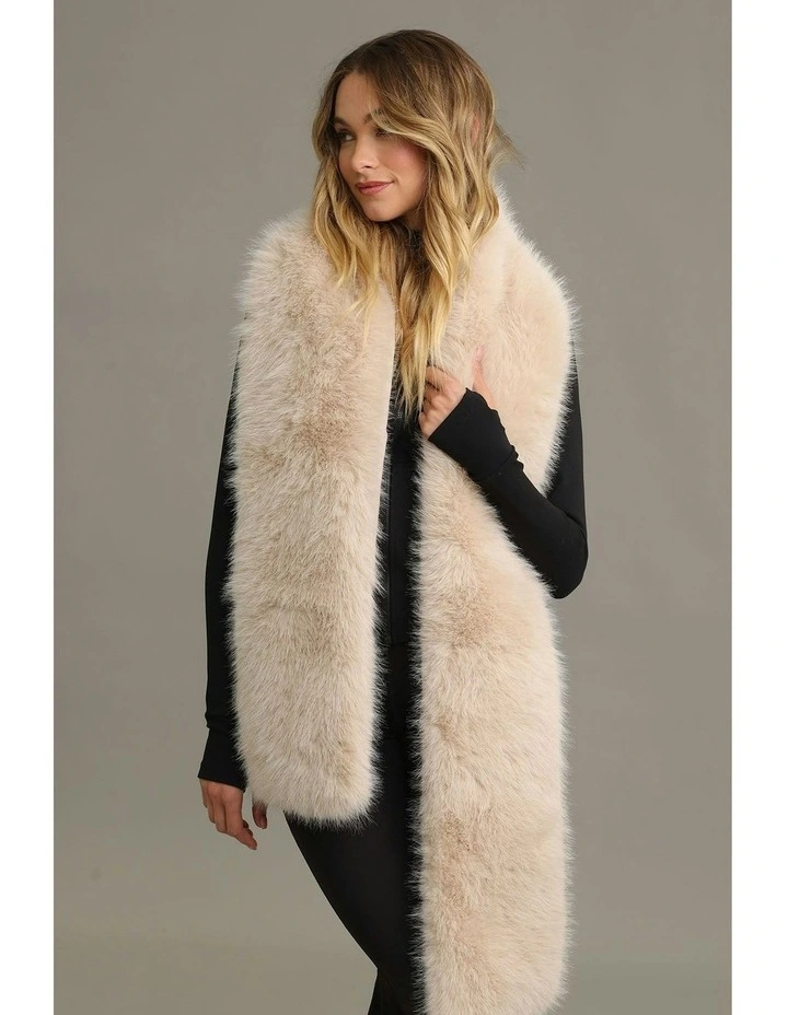 Peri Chunky Faux Fur Scarf in Cream image 1