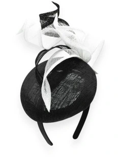 Wendy Fascinator in Black