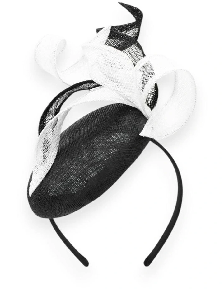 Wendy Fascinator in Black image 4