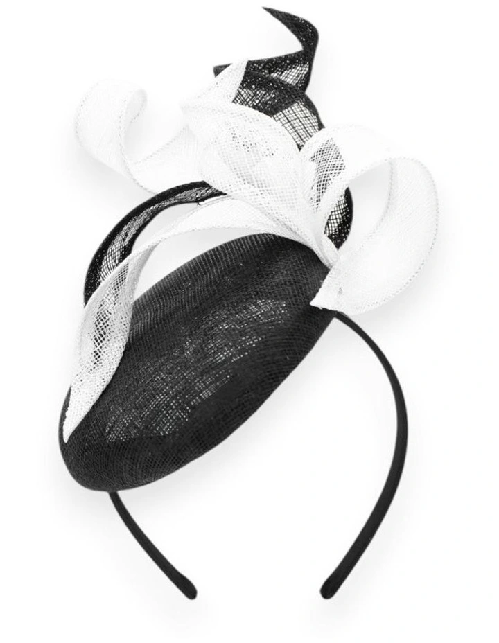 Wendy Fascinator in Black image 4