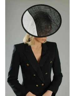 Niah Plate Fascinator in Black