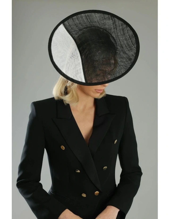 Niah Plate Fascinator in Black image 2