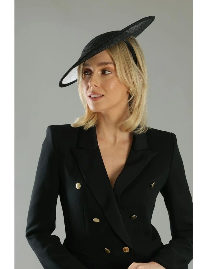 Niah Plate Fascinator in Black image 3