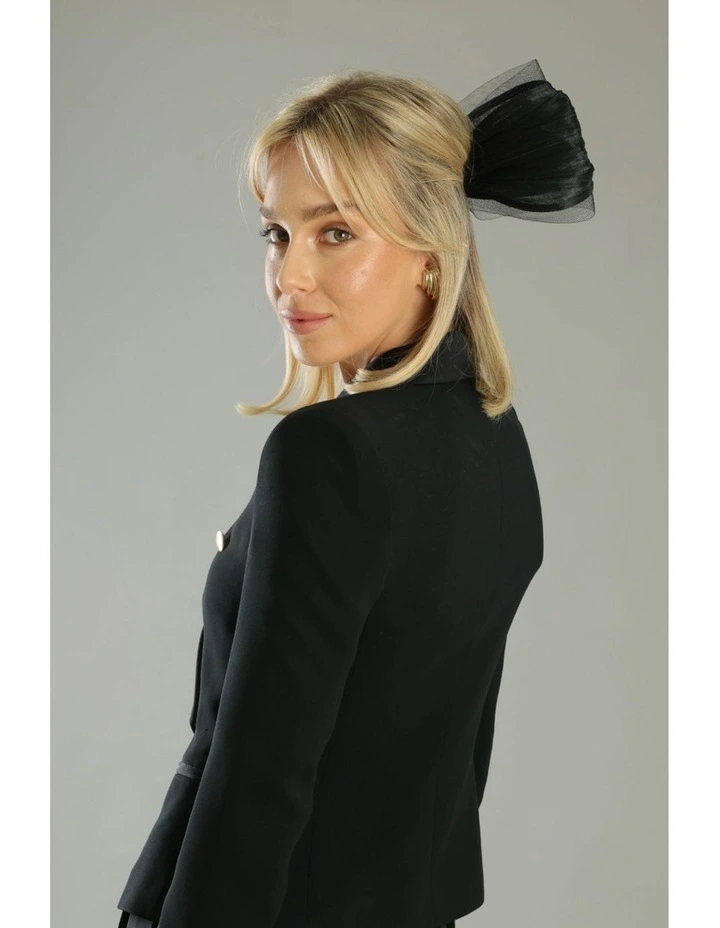 Lois Bow in Black image 3