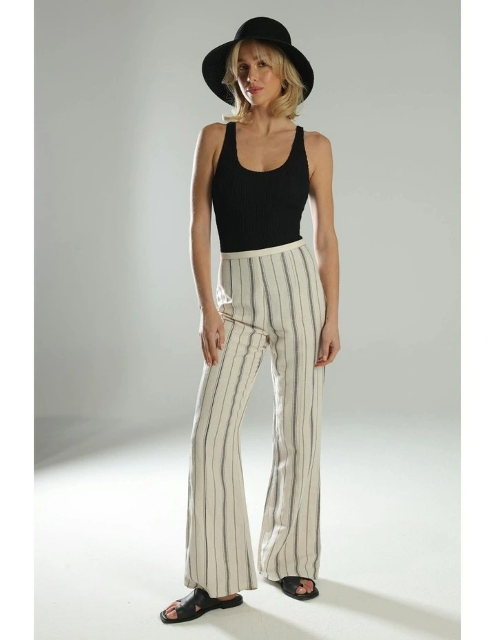 Koa Bucket Hat in Black image 5