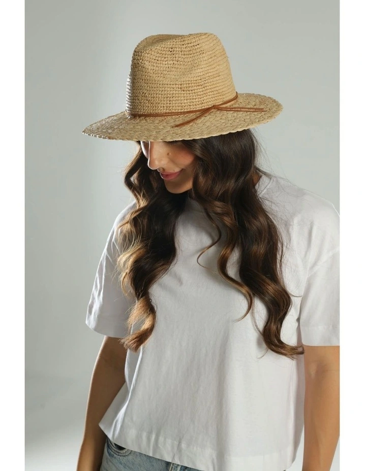 Ayla Fedora in Natural image 6