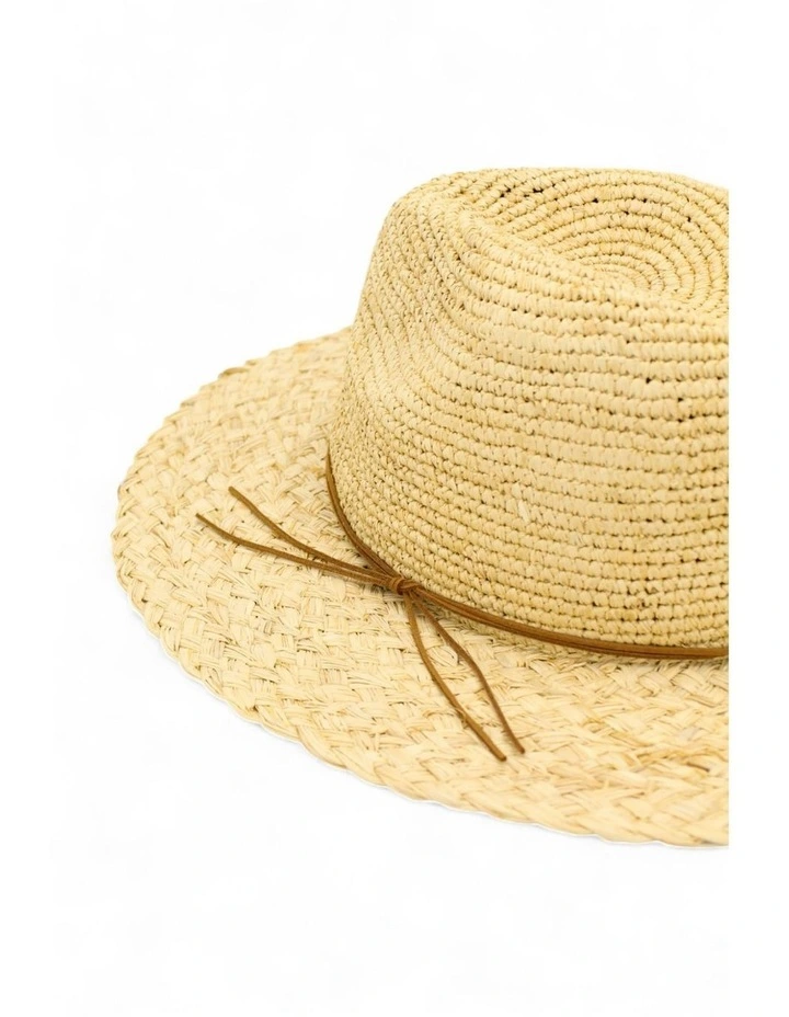 Ayla Fedora in Natural image 7