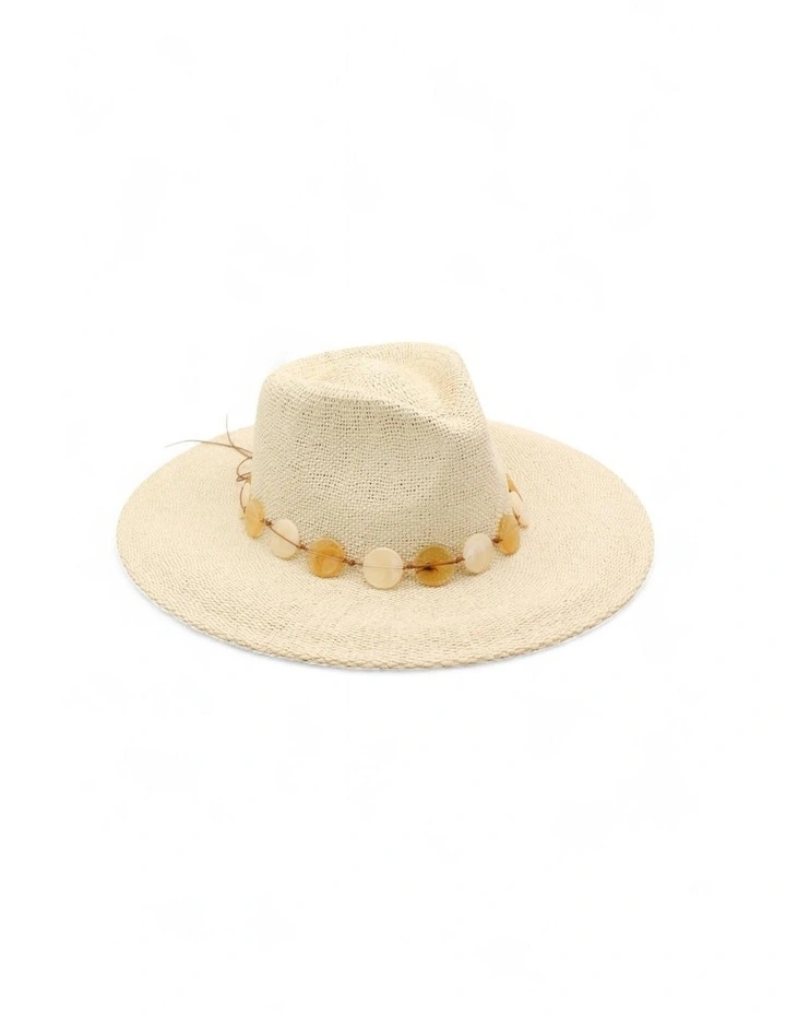 Candice Fedora in Natural image 1