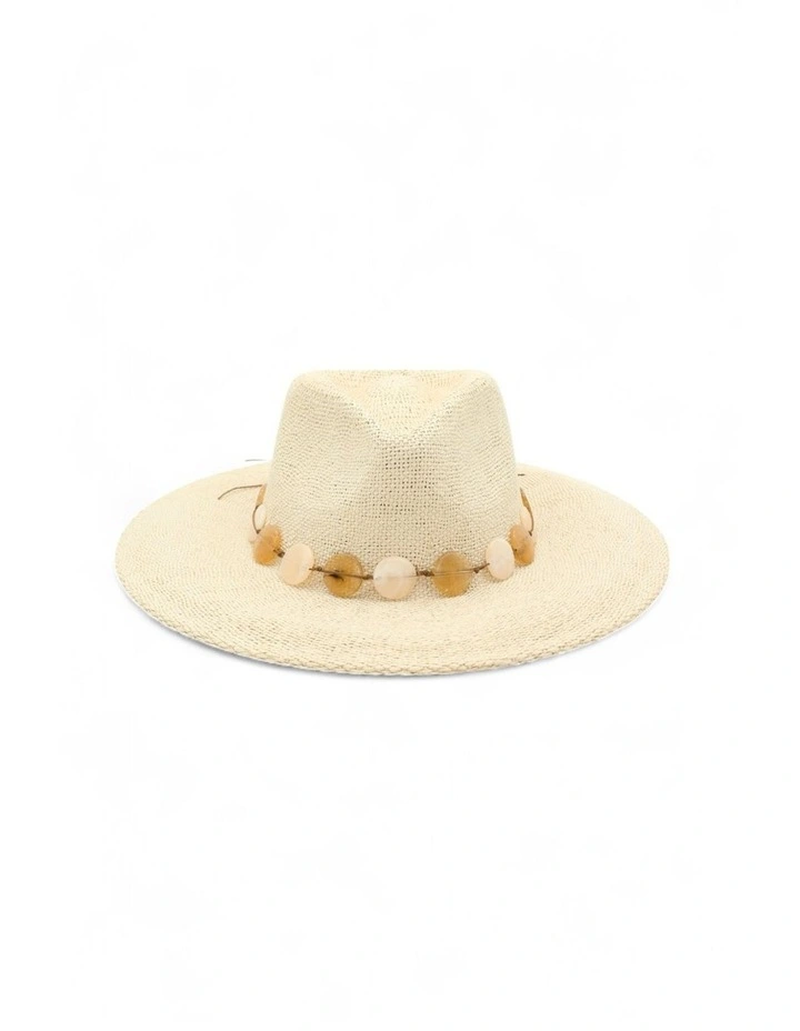 Candice Fedora in Natural image 3