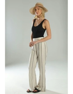 Kassandra Short-Back Hat in Tan Brown