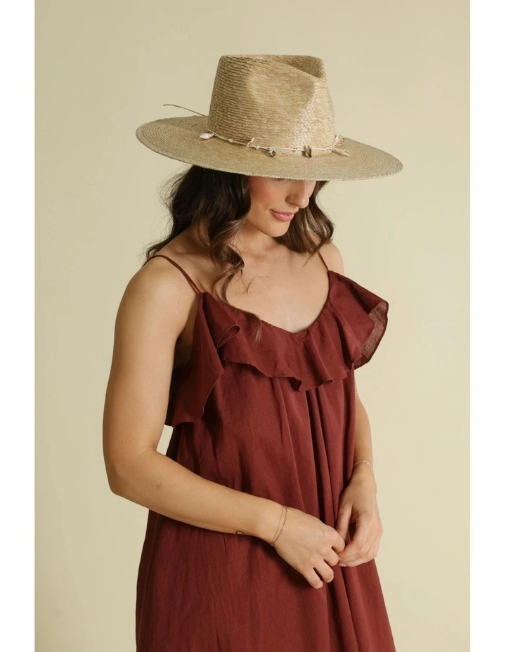 Andrina Fedora in Natural image 3