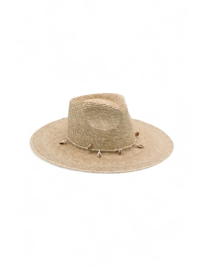 Andrina Fedora in Natural image 3