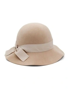 Julietta Wool Felt Cloche Hat in Beige Sand