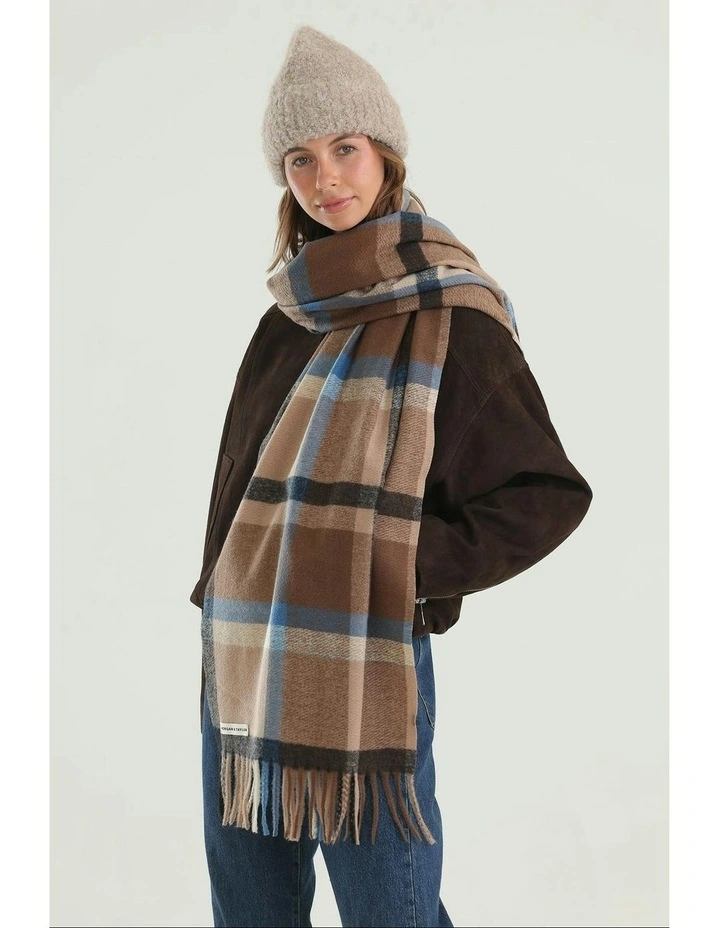 Hana Scarf in Brown image 7