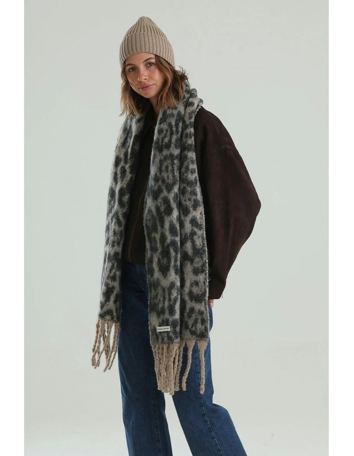 Eliana Scarf in Grey image 5