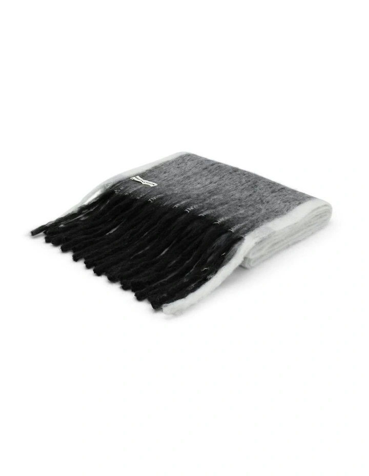 Mya Chunky Scarf in Black image 4