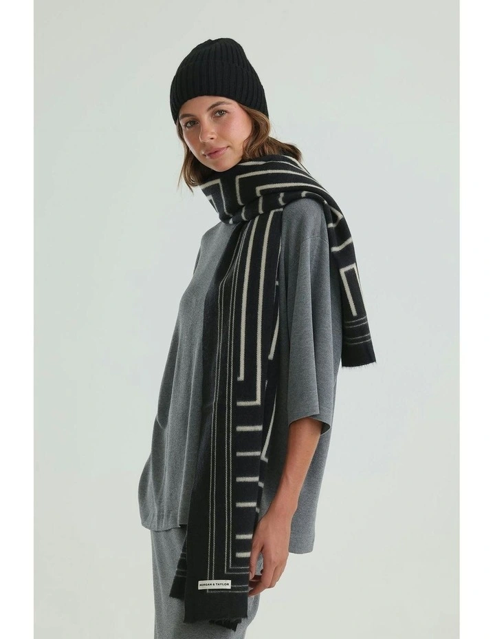 Thea Scarf in Black image 3