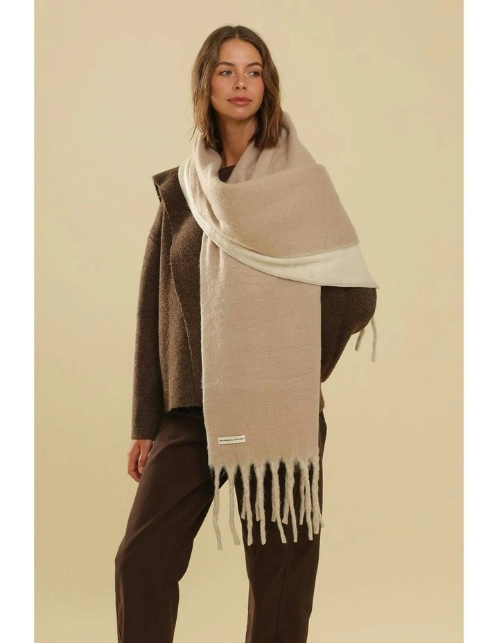 Hannah Reversible Scarf in White Cream image 2