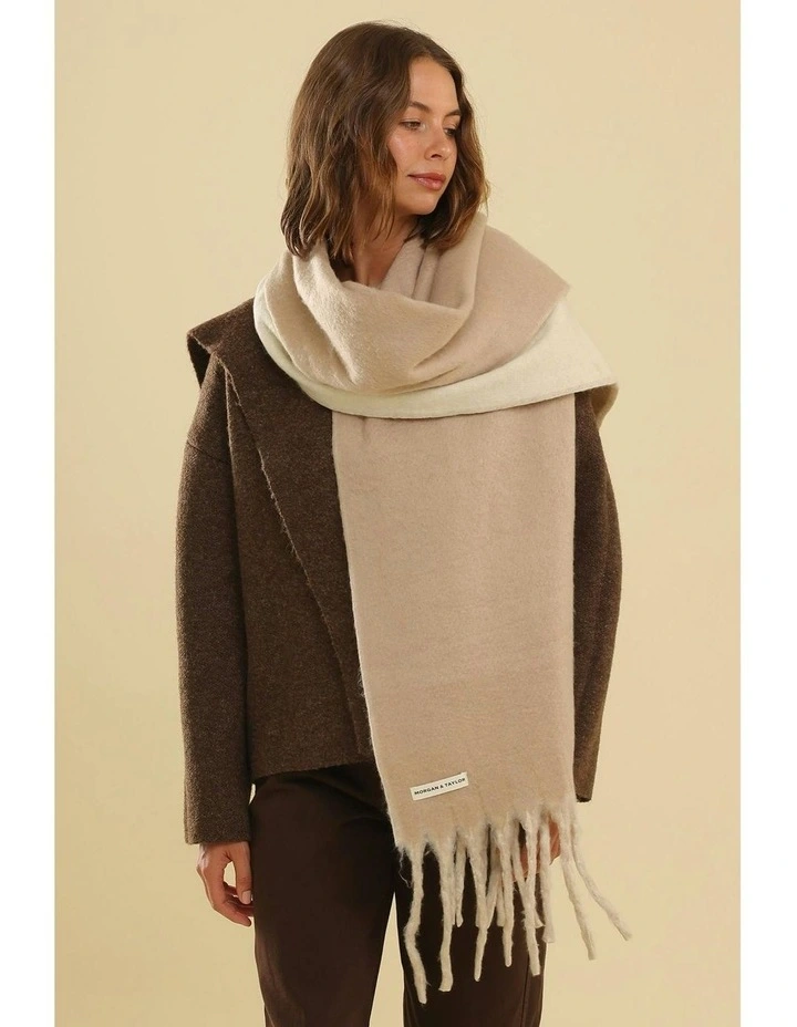 Hannah Reversible Scarf in White Cream image 4