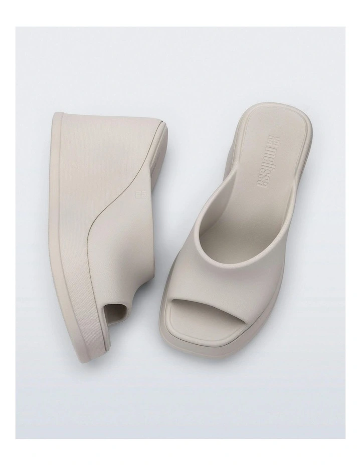 Free Slip in Beige image 3