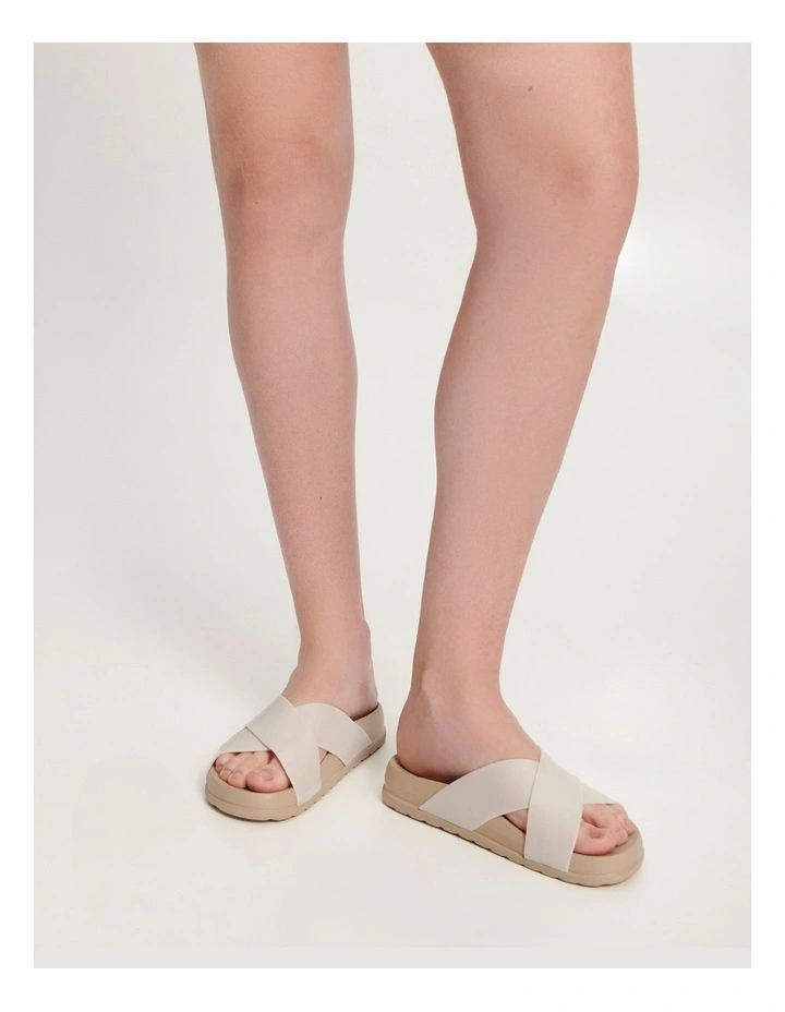 Cozy Slide Ii in Beige image 5