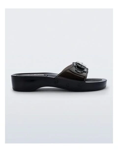 Pescura Heel + Scholl in Black