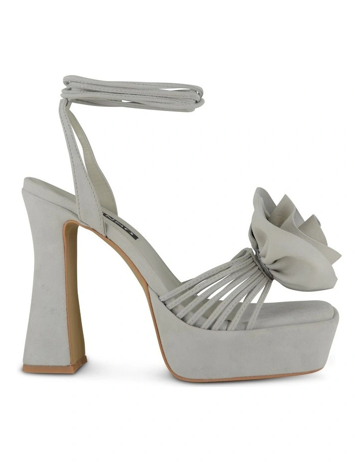 Senso Taya Suede Heeled Sandals In Oyster MYER