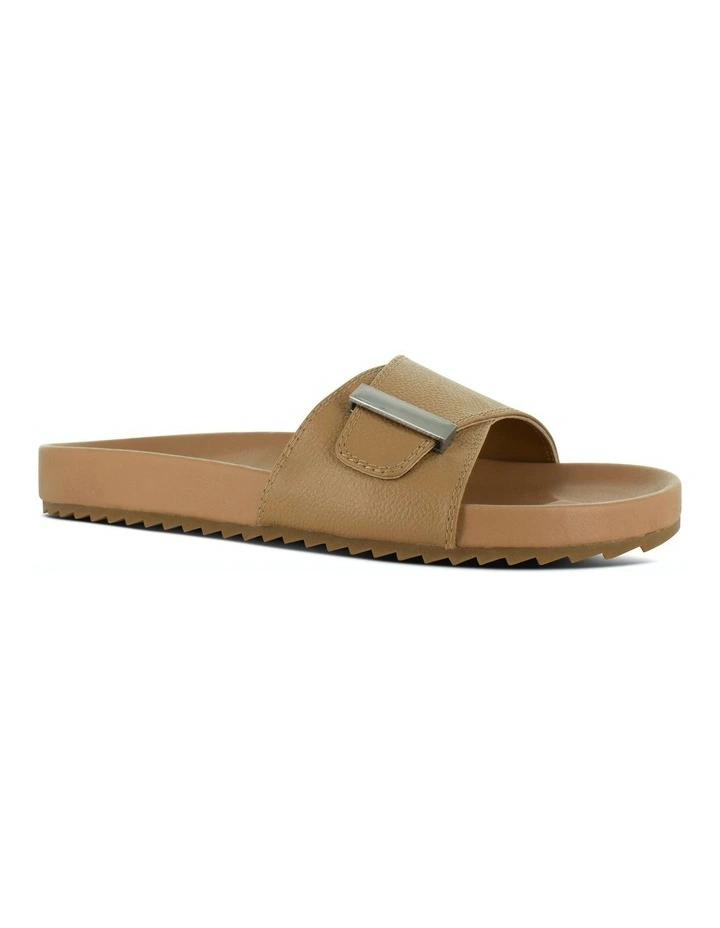Donna I Flat Sandals in Camel image 2