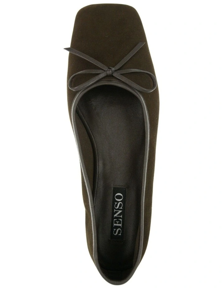 Becca IV Shoe in Chocolate image 4