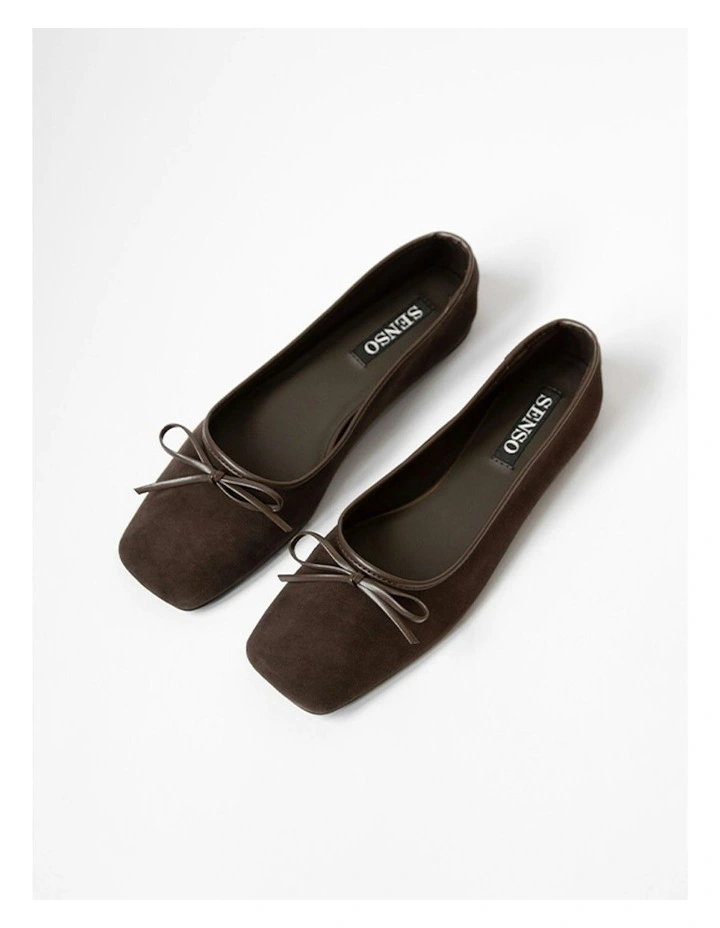 Becca IV Shoe in Chocolate image 5