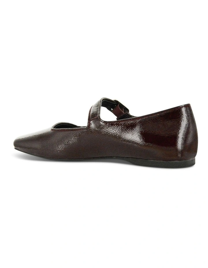 Binky II Shoe in Burgundy image 3