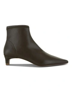 Hailey I Ankle Boot in Chocolate