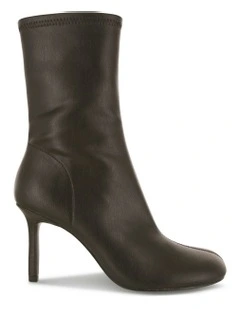 Vivian Leather Boots in Brown