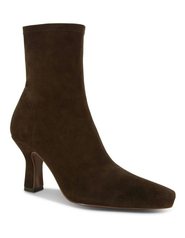 Freya II Boots in Chocolate image 2