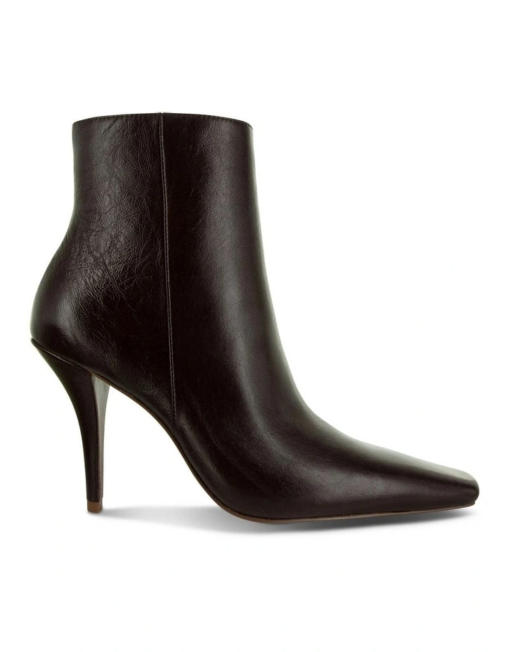 Odin II Boots in Burgundy image 1