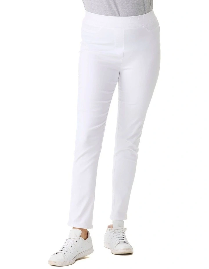 Suzy Stretch Long Pull On Jeans in White image 5