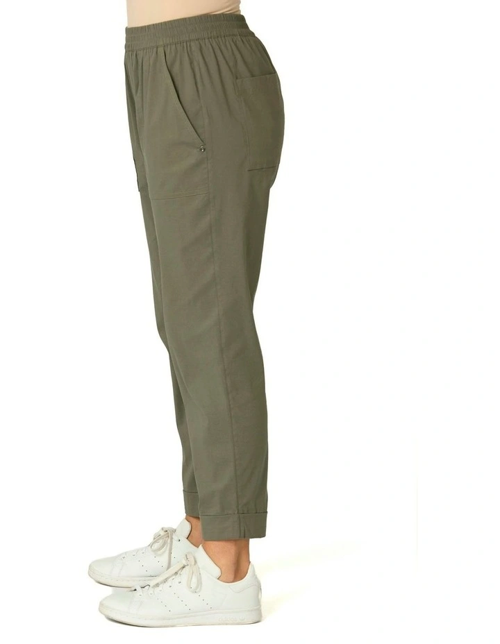 Vibe Stretch Patch Pocket 7/8 Pant in Green image 3