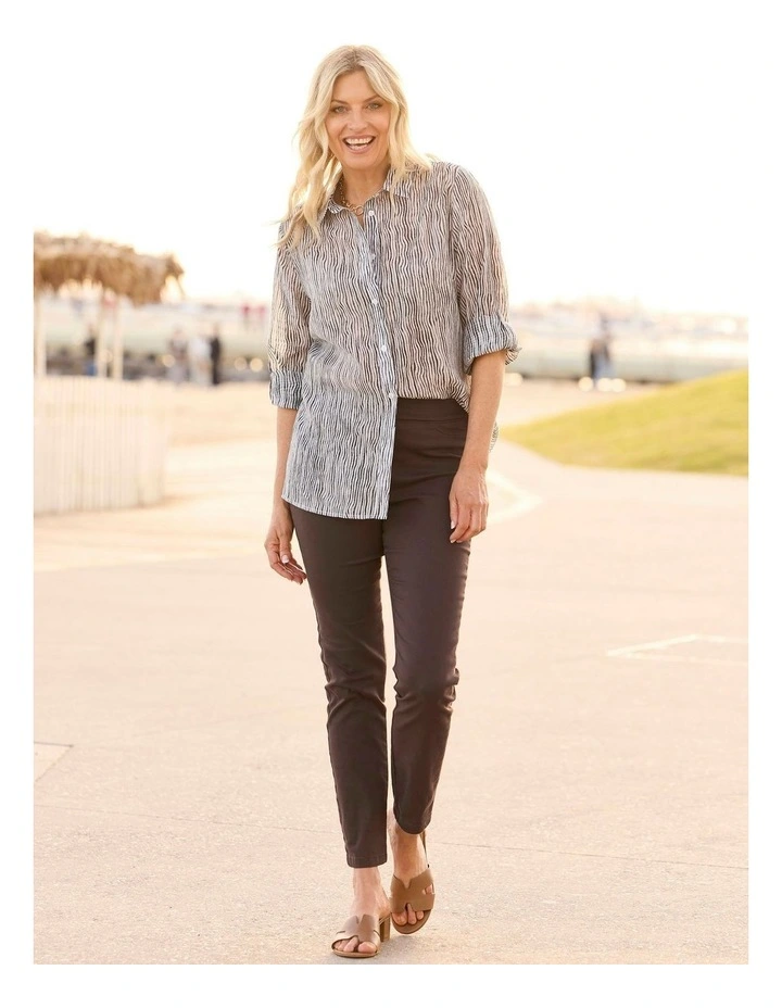Wavy Stripe 3/4 Sleeve Shirt in Brown image 5
