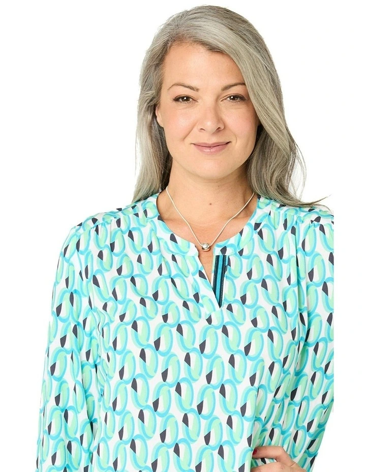 Ovals V Neck 3/4 Sleeve Blouse in Blue image 4