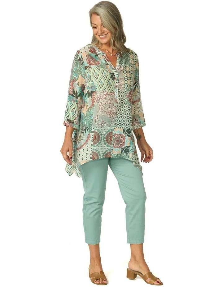 Zac 3/4 Sleeve Sharkbite Blouse in Multi image 4