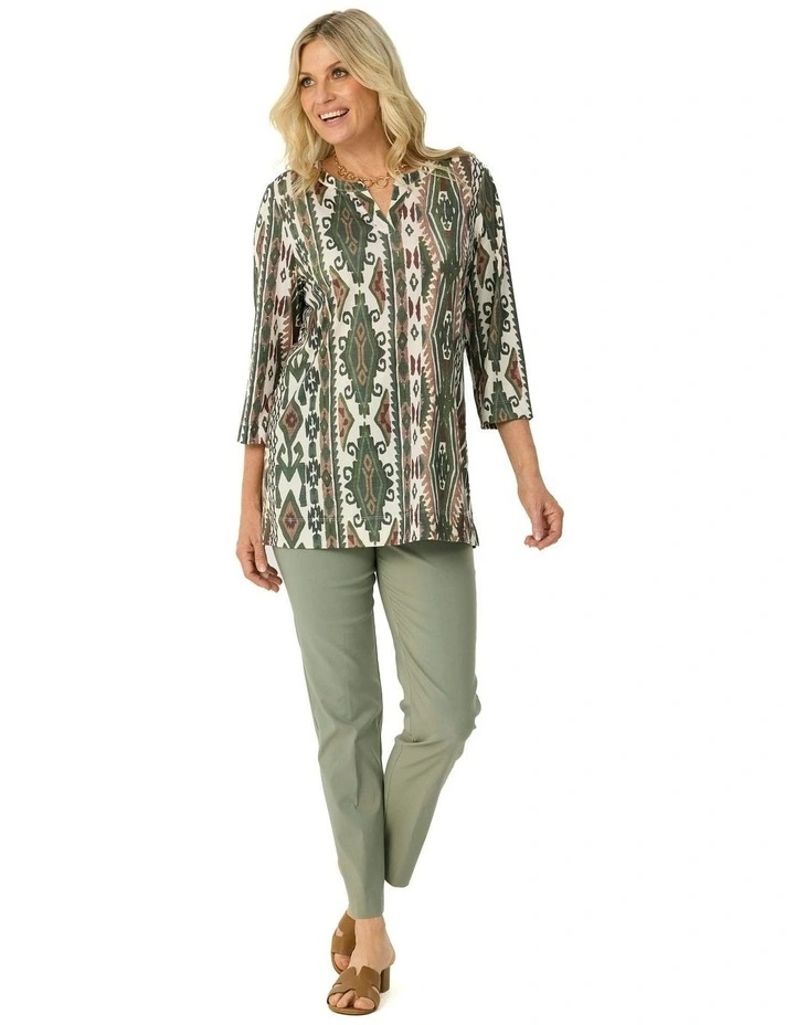 Peru 3/4 Sleeve V-neck Tunic in Green image 4