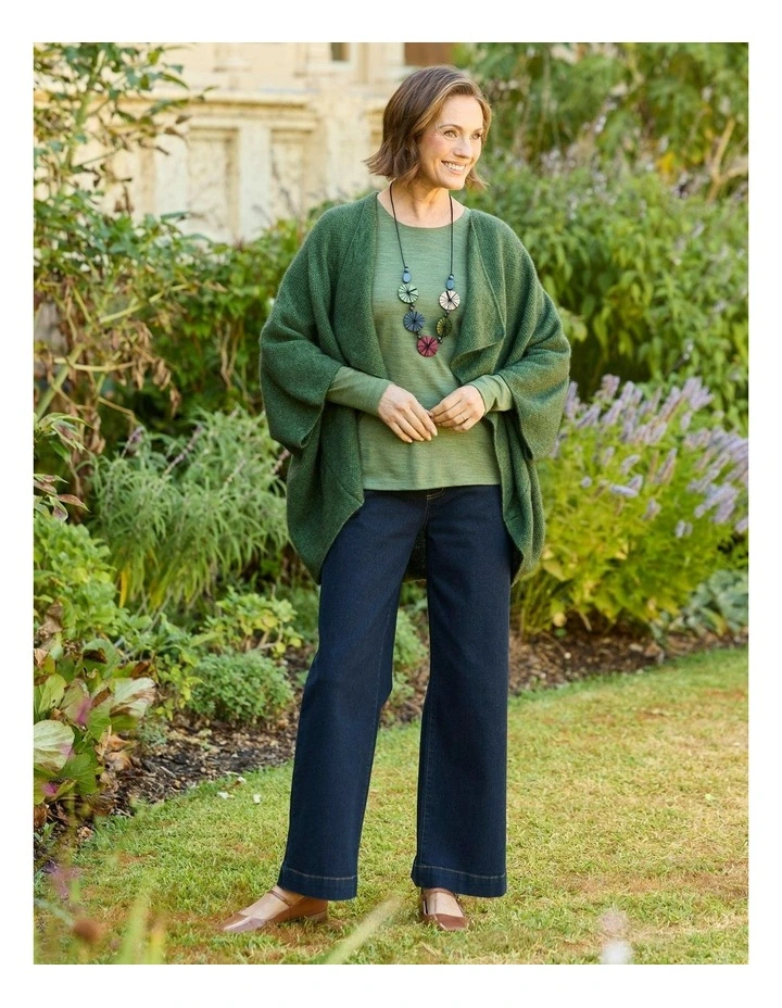 Hedrena Classic Long Sleeve Tee in Green image 7